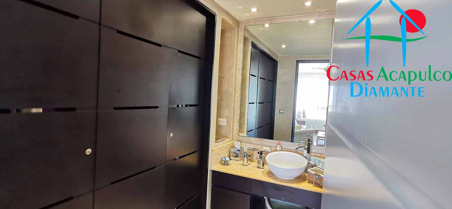 Ocean Front 202 - Recámara principal antes de Otis 10